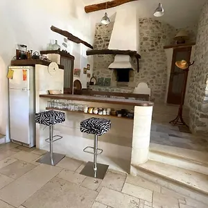 maison-a-vergol-en-pleine-garrigue.hotels-rhonealpes.com/